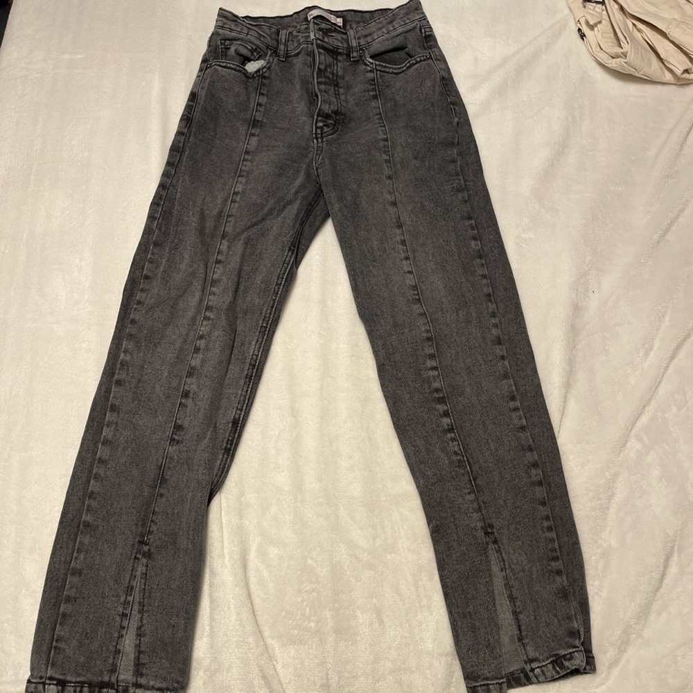 Black high waisted jeans. Only wore a few times. No zipper only button pants
